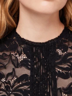 Sale Haut manches courtes en dentelle noire Hauts